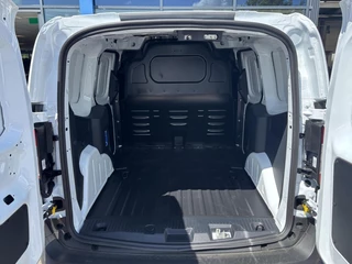 Ford E-Transit Courier