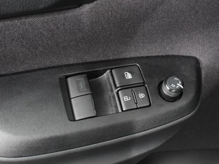 Mazda 2 Hybrid