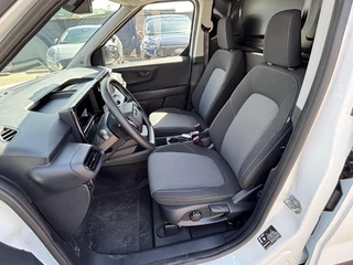 Ford E-Transit Courier
