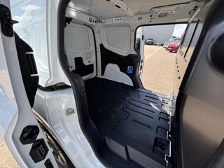 Ford E-Transit Courier